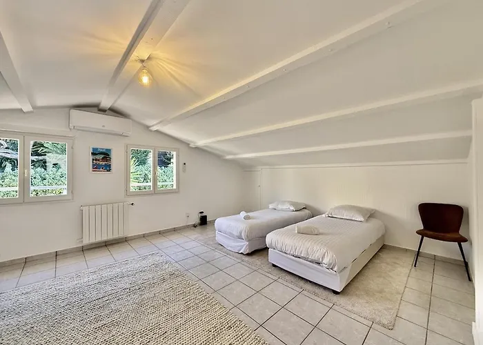 Grande élégante - Piscine - Proche Plages