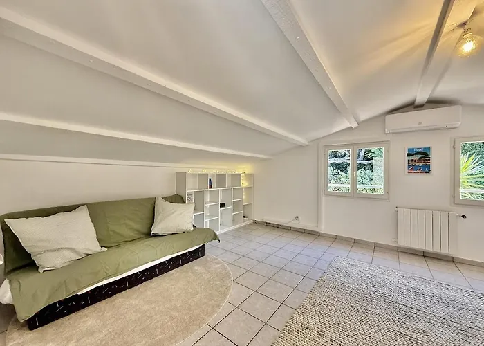 Grande élégante - Piscine - Proche Plages *