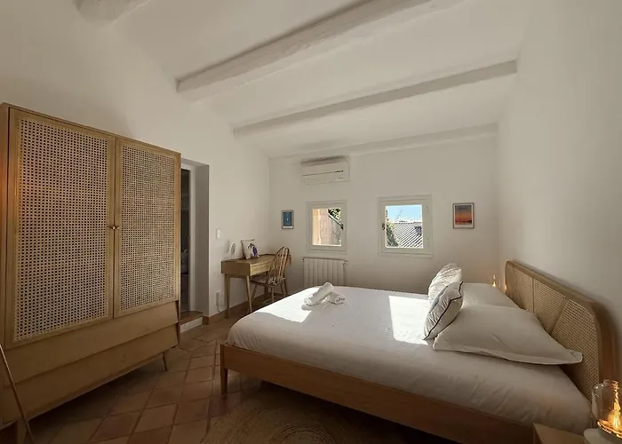 Grande élégante - Piscine - Proche Plages *